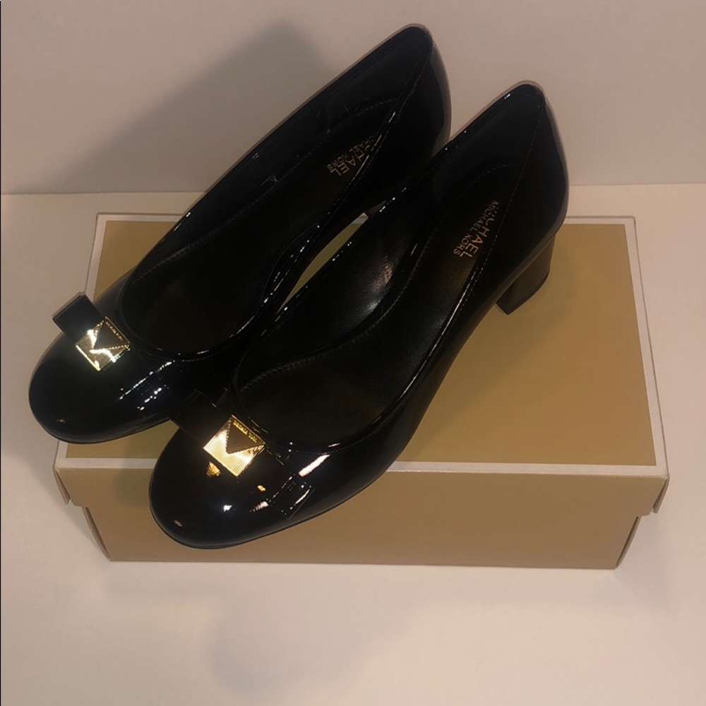 Michael Kors pumps